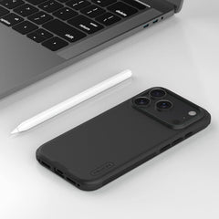 Capa Nillkin Super Frosted Shield Pro Híbrida Anti-Impacto com Microtextura Antiderrapante para Smartphone Apple iPhone 17 Pro / iPhone 18 Pro - Preto