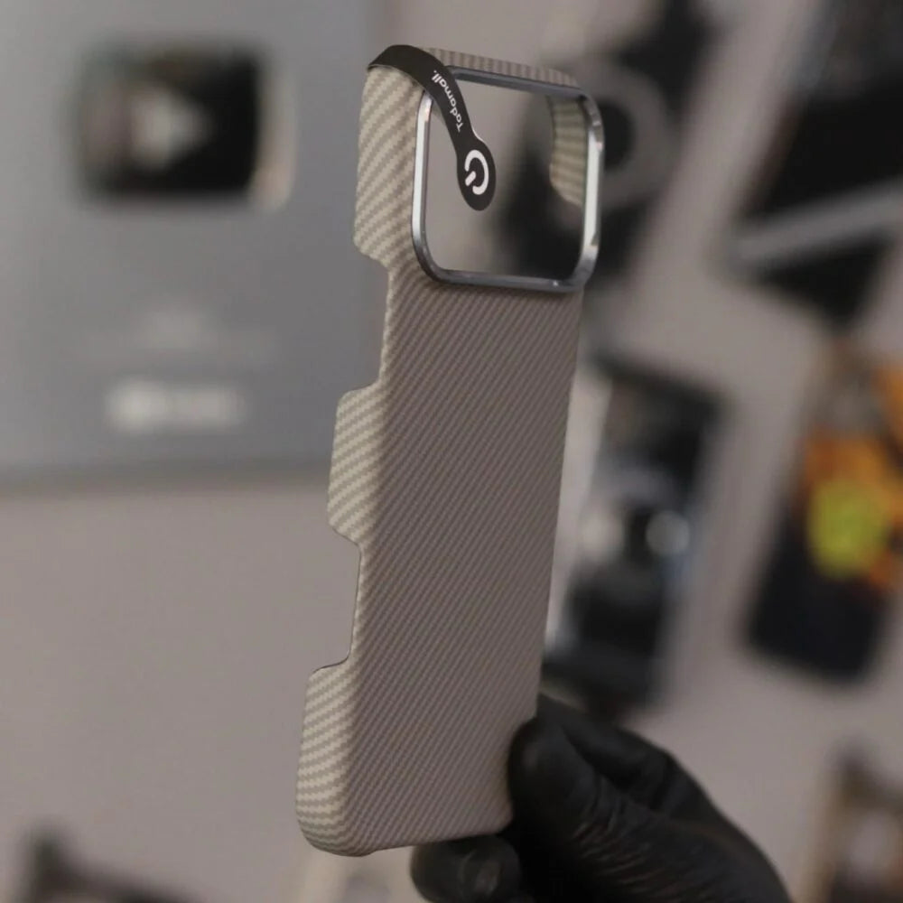 Capa de Carbono Premium Tadamall para iPhone 17 Pro – Cinza | Textura de Alta Aderência, Design Ultra-Slim Elegante e Proteção Contra Impactos
