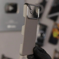 Capa de Carbono Premium Tadamall para iPhone 17 Pro – Cinza | Textura de Alta Aderência, Design Ultra-Slim Elegante e Proteção Contra Impactos
