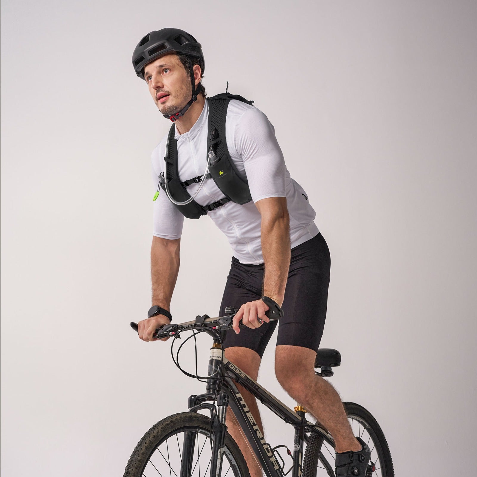 Colete de Hidratação Profissional NNEVO RHINO 9292 | Ultraleve e Respirável – Unisex Black