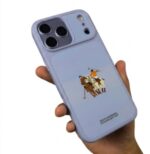 Capa de Proteção Traseira Santa Barbara Polo & Racquet Club em Couro Premium com MagSafe para Smartphone Apple iPhone 17 Pro Max / iPhone 18 Pro Max (6.9")