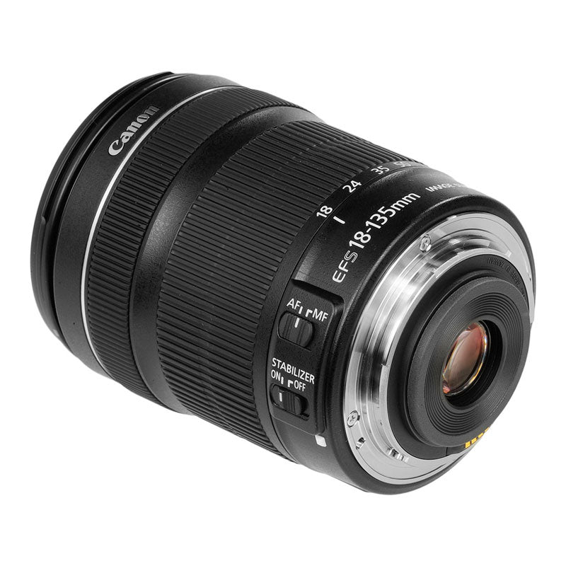 Canon EF-S 18-135mm f/3.5-5.6 IS USM – Lente Zoom Versátil com Estabilizador de Imagem