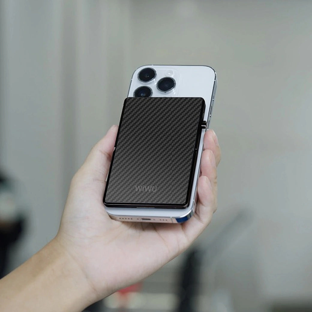Carteira Magnética WiWU Warriors Carbon MagSafe (MW-007) | Construção em Fibra de Aramida e Alumínio, Bloqueio RFID e Suporte de Visualização Ajustável